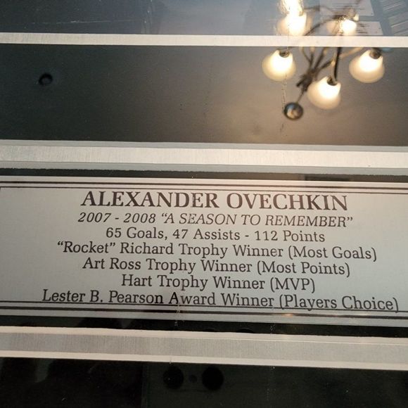 Alexander Ovechkin-numbered signed memorabilia  - Picture 3 of 5